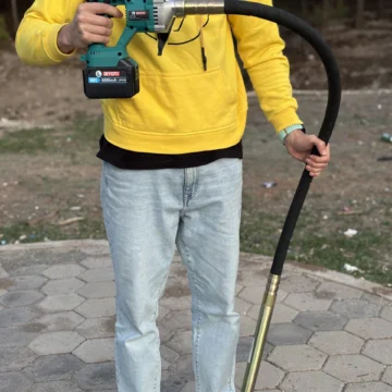 هزاز الخرسانة ببطاريتين 02